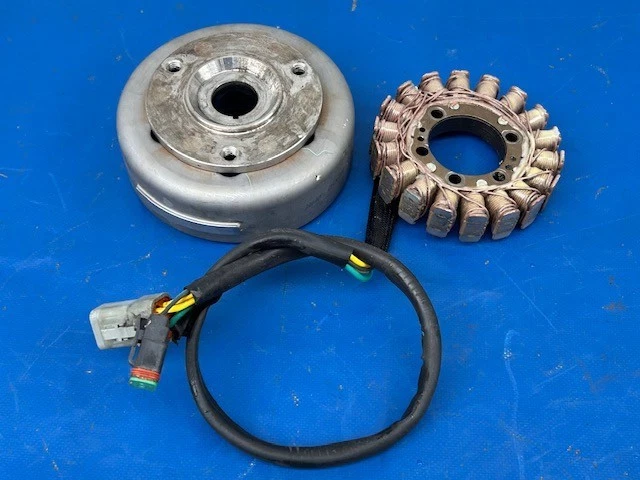 06 07 08 Volante Ski-Doo Stator 410922993 410922948 REV MXZ Summit GTX 600 800 Foto 1 de 4