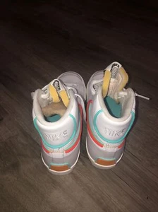 shoes - Picture 1 of 9