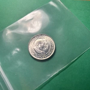 1952 Washington-Carver Half Dollar (*BRILLIANT UNCIRCULATED/GEM*) - Picture 1 of 2