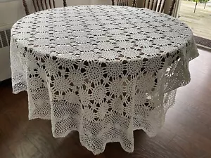 White Delicate & Intricate Crochet Oval Tablecloth * 88 x 70 - Picture 1 of 3