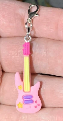 Розовая гитара 🎸 подвеска молнии тянуть и брелок добавить зажим!! - Изображение 1 из 4