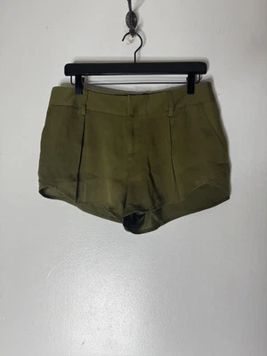 Alice + Olivia 6 绿色缎面短裤 — 第 1/4 张图片