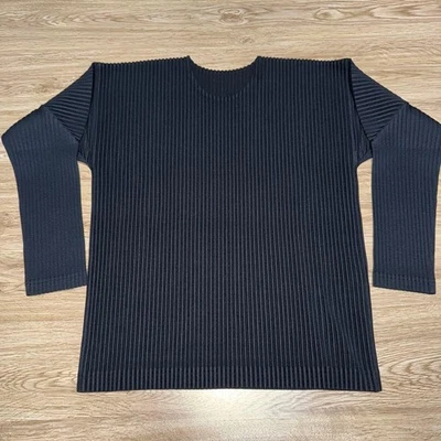 Camiseta HOMME PLISSE ISSEY MIYAKE Usada Foto 1 de 3