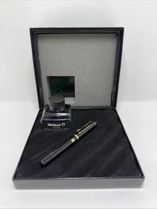Pelikan Füller M150 mit Tintenfass | Set mit Box | M-Feder | mit Gravur - Bild 1 von 13