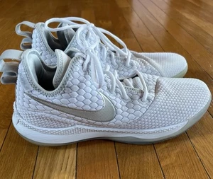 Nike LeBron Witness 3 Men’s Size 11.5 White Athletic Basketball Sneakers Shoes - Picture 1 of 10