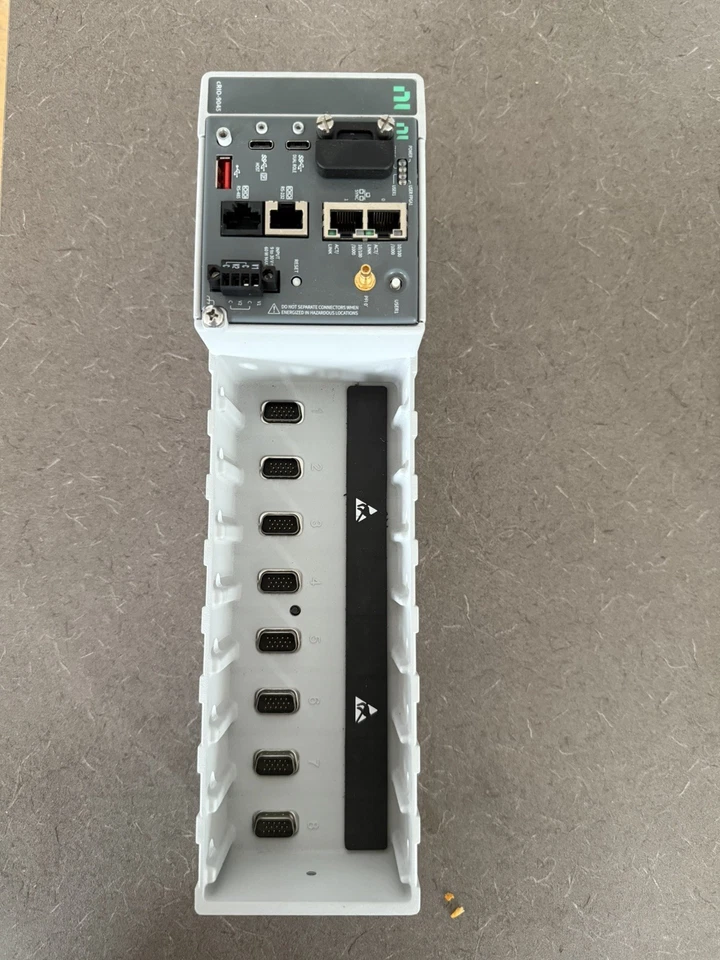 Controlador CompactRIO usado National Instruments NI CRIO-9045 - Imagem 1 de 4