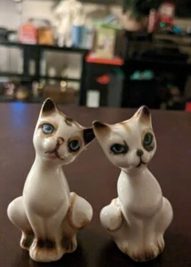 Vintage 1950's Siamese Cat Porcelain Salt And Pepper Shakers - Bild 1 von 4