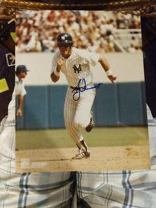 Bucky Dent Signed Licensed NEW YORK YANKEES 8X10 Photo - Picture 1 of 2