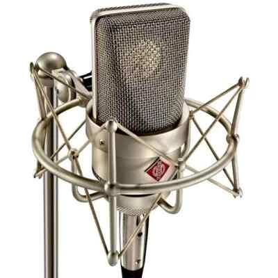 NEUMANN TLM 103 MONO SET microfono cardione a diaframma largo supporto e valigia - Immagine 1 di 4