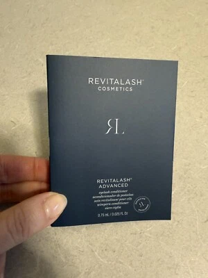 ACONDICIONADOR AVANZADO DE PESTAÑAS REVITALASH NUEVO CON ETIQUETAS, TAMAÑO MINI 0,75 ml Foto 1 de 4