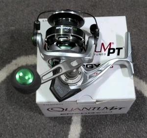 CARRETE DE PESCA GIRATORIO QUANTUM PT ENERGY S3, EN30SPT, 5.2:1, NUEVO EN CAJA - Imagen 1 de 6