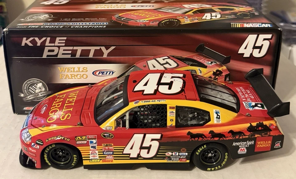 2008 Kyle Petty #45 Wells Fargo Dodge Charger 1/24 NASCAR Diecast RARE HTF 🔥 - Image 1 of 4