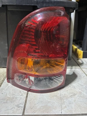 OLDSMOBILE BRAVADA 2002 2003 2004 CONDUCTOR LADO IZQUIERDO CONJUNTO LUZ TRASERA OEM Foto 1 de 3