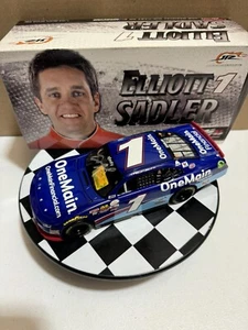 Rare* Elliott Sadler #1 OneMain Financial Autographed 2017 1/24 Diecast - Picture 1 of 9