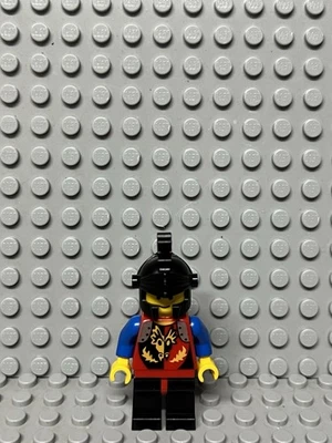 LEGO Vintage Castle Dragon Knight Minifigure with Special Helmet - Image 1 of 4