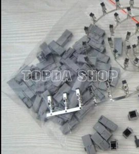 100PC  GT5-1S Antenna Connector Female (Square) - Picture 1 of 1