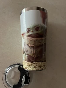 VASO Inoxidable TERVIS Disney Star Wars Mandalorian Yoda 20 oz. De colección - Imagen 1 de 12