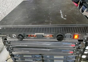 Receptor de micrófono de diversidad UHF Rack ClockAudio CW9000R RANGO DE FRECUENCIA 846-870 MHz - Imagen 1 de 10