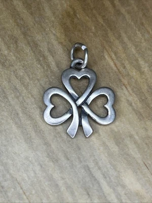 Dije colgante de trébol de plata de ley James Avery Foto 1 de 4