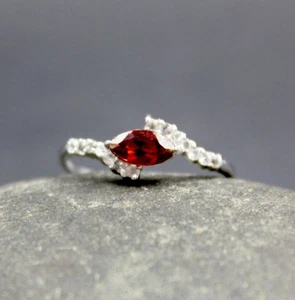 GENUINE GARNET WITH WHITE TOPAZ RING 925 STERLING SILVER size 10 FREE SHIPPING!! - Picture 1 of 7