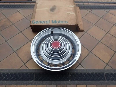 1969-70 Pontiac Grand Prix wheel cover, NOS!  9797019 - Image 1 of 4