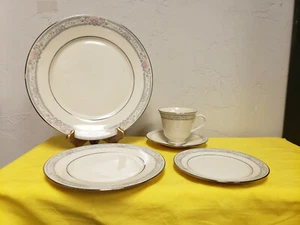 lenox Charleston 5pc place setting in Box  - Picture 1 of 11