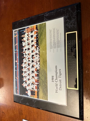 1984 Detroit Tigers Team Photo on a Plaque World Series Champions Cover