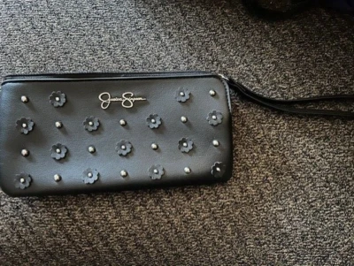 Muñequera Jessica Simpson negra con flores y remaches cierre de cremallera (42) Foto 1 de 4