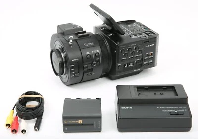 Sony NEX-FS700R 4K Exmor Super 35mm CMOS Sensor Camcorder (Body Only) 760 Hours - Image 1 of 4