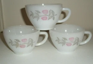 3 TAZZE VINTAGE MCM FEDERALI VETRO LATTE FIORI DI TRIFOGLIO - Foto 1 di 3