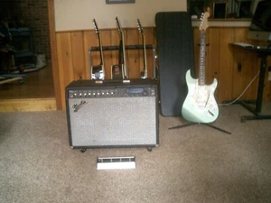 Fender Cyber-Twin 65 watt Guitar Amp - Picture 1 of 8