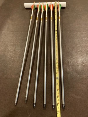 Easton Swift 1816 Aluminum Arrows Feather Fletched & Field Points Lot Of 6 - Image 1 of 4