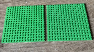 2x 16x16 Bright Green LEGO Ribbed Underneath Base Plate  (91405) - Picture 1 of 2
