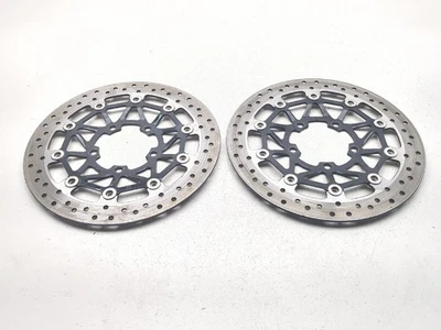 Rotores de freno de disco delanteros Triumph Daytona 675R 06-12 Foto 1 de 4