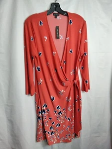The Limited Faux Wrap Dress With Flower Print - Foto 1 di 2