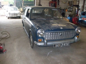 Barn find rare 1967 Mark1 Morris 1100 Estate (has keys, logbook and all spares) - Picture 1 of 12