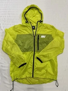 Giacca da corsa Nike Winger con cappuccio e zip intera taglia Large. Ripstop ultraleggero verde - Foto 1 di 10
