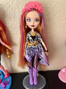 Diadema Ever After High Doll EAH Holly O'Hair Spring Unsprung Re-Vestida - Imagen 1 de 3