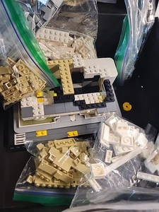 LEGO ARCHITECTURE: Solomon Guggenheim Museum (21004) - Picture 1 of 3