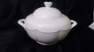 Villeroy & Boch Classic~ Damasco Weiss Bone China White Tureen With Lid -GERMANY - Picture 1 of 10