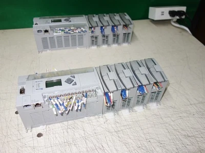 Allen-Bradley MicroLogix 1400 1766-L32BXB SER C w/ 1762-IQ16 -OB16 -OB8 - Image 1 of 4