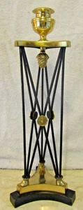 Candelabro Estilo Imperio con Pies de Casco y Adorno de Bellota 18" de Alto - Imagen 1 de 7