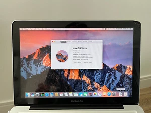 Apple MacBook 13.3 Inch 2010 Year GB - Picture 1 of 6