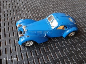 BURAGO, BUGATTI ATLANTIC SCALA 1/24. NO BOX - Foto 1 di 8