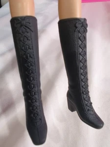 Muñeca Barbie de colección años 70 blanda negra hasta la rodilla mod botas con cordones Mattel - Imagen 1 de 13