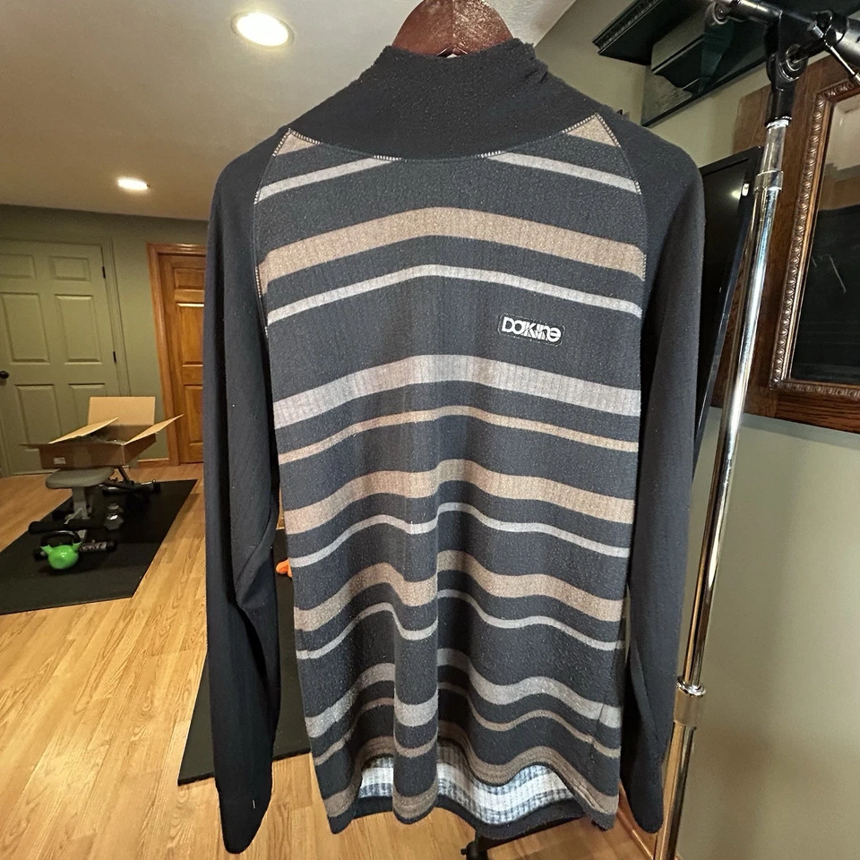 Pulôver com capuz Dakine horizontal marrom/cinza/preto/castanho listrado masculino grande.  Quente - Imagem 1 de 4
