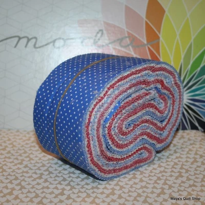 Moda Scrap Bag Holiday Essentials Americana  2½" x 32" strips 100% cotton - Image 1 of 4