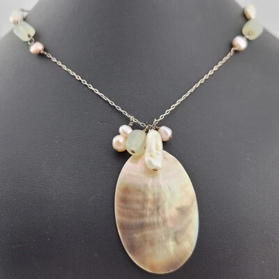 Mother of Pearl Baroque Festoon Pendant Green Chalcedony Sterling Necklace Foto 1 de 4