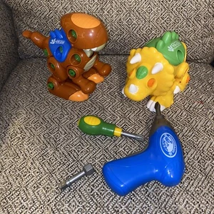 2 CREATE & PLAY CREATE BUILD A DINOSAUR T-REX & TRICERATOPS With TOOLS - Picture 1 of 7