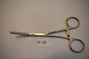WM 24-3210 PINZAS ATRAUMÁTICAS COOLEY 5 1/2" MANDÍBULAS RECTAS MANGOS EN ÁNGULO - Imagen 1 de 2